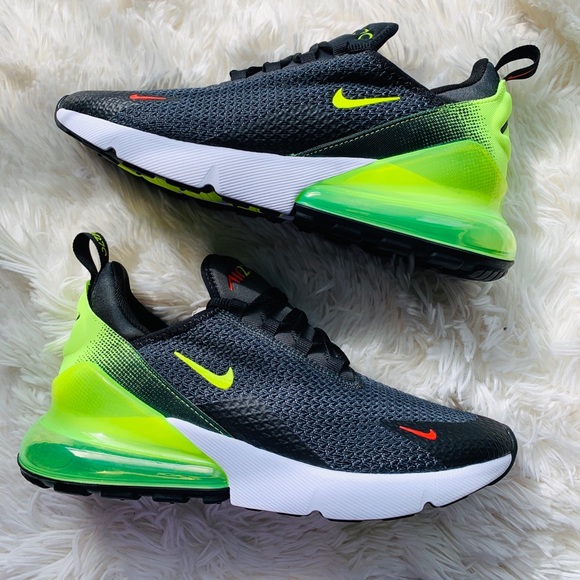 Nike Shoes - Nike Air Max 270